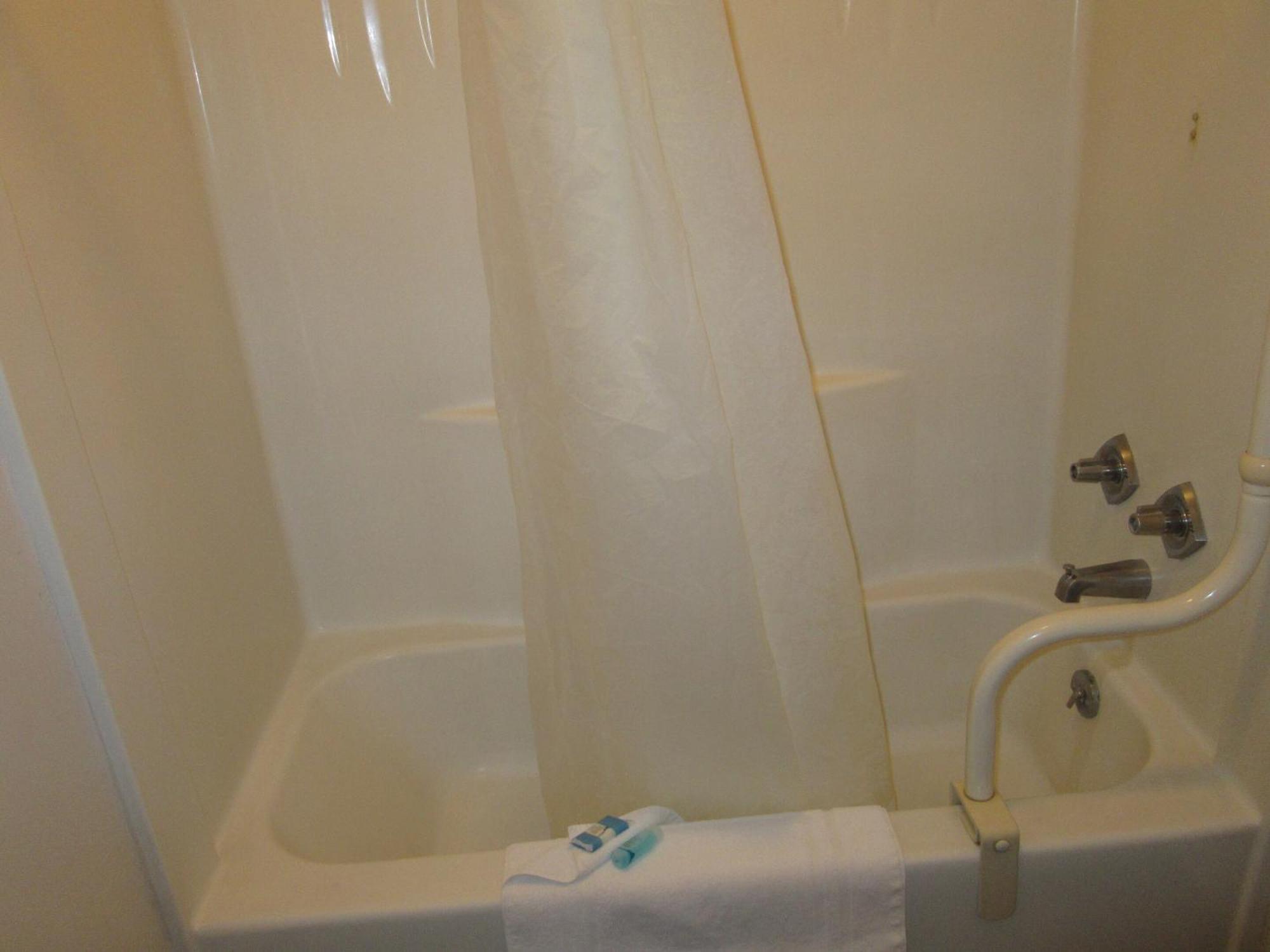Jim Butler Inn & Suites Тонопа Номер фото